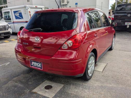 2010 Nissan Versa 1.8 S