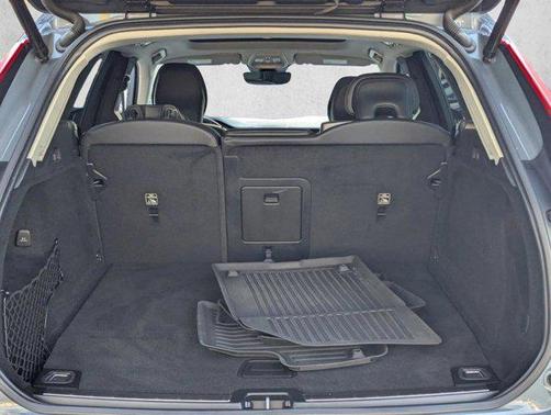 Light Blue 2022 Volvo XC60 Recharge Plug-In Hybrid T8 Inscription Expression