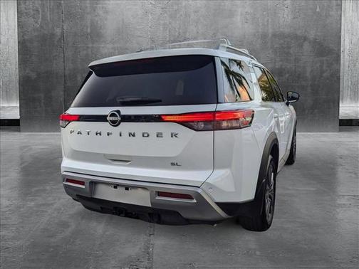 2025 Nissan Pathfinder SL FWD