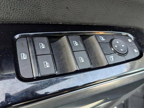 2025 Nissan Pathfinder SL FWD