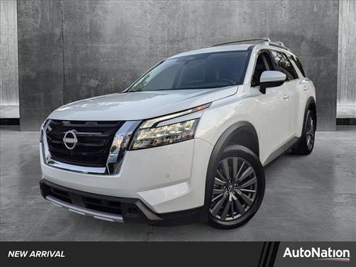 2025 Nissan Pathfinder SL FWD