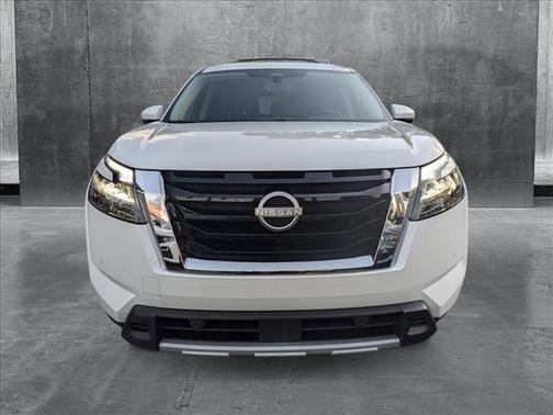 2025 Nissan Pathfinder SL FWD