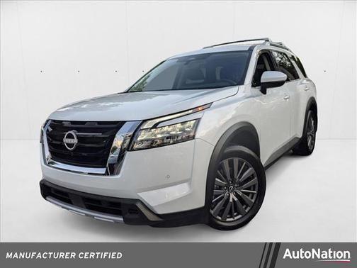2025 Nissan Pathfinder SL FWD