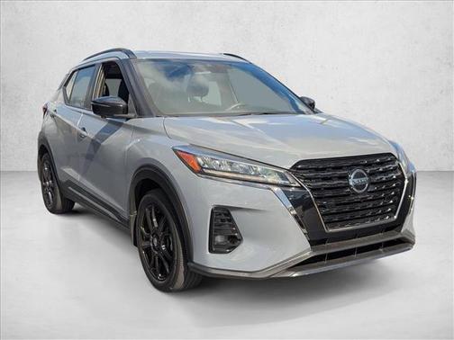 2021 Nissan Kicks SR