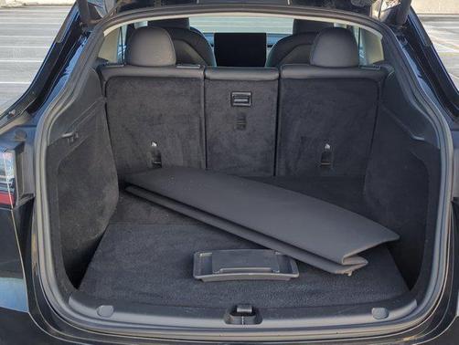 2024 Tesla Model Y Long Range Dual Motor All-Wheel Drive