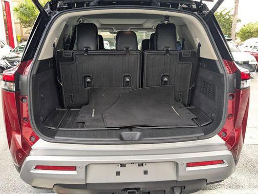 2022 Nissan Pathfinder Platinum 2WD