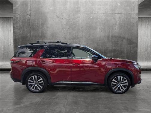 2022 Nissan Pathfinder Platinum 2WD