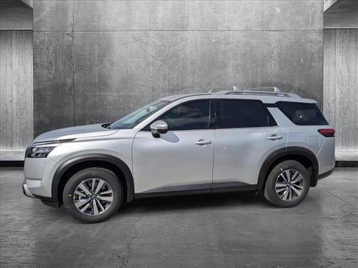 2025 Nissan Pathfinder SL FWD
