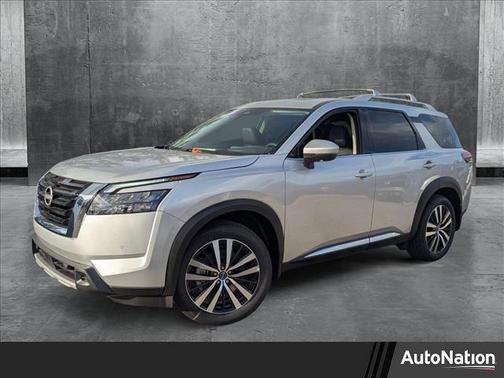 2025 Nissan Pathfinder Platinum FWD