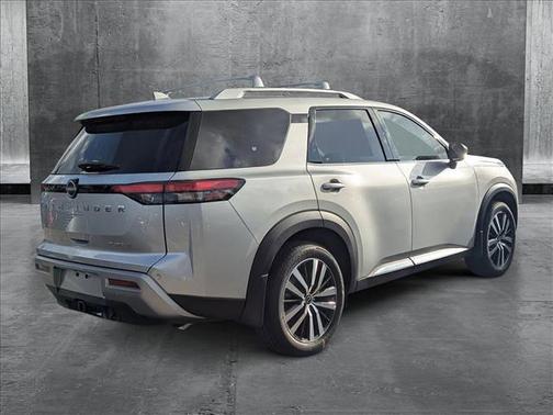 2025 Nissan Pathfinder Platinum FWD