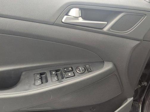 2017 Hyundai TUCSON Night