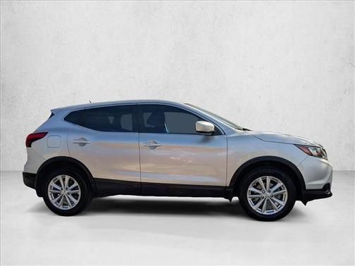 2017 Nissan Rogue Sport S