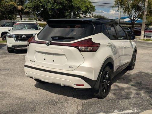 2023 Nissan Kicks SR