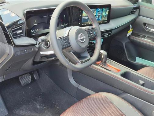 Super Black 2026 Nissan Kicks SR