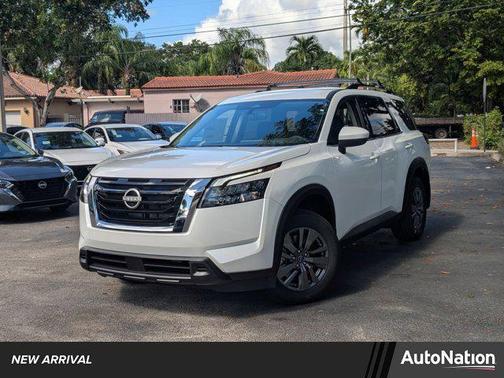 2025 Nissan Pathfinder SV FWD