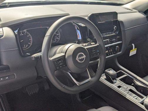 2025 Nissan Pathfinder SV FWD