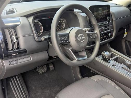 2025 Nissan Pathfinder S FWD