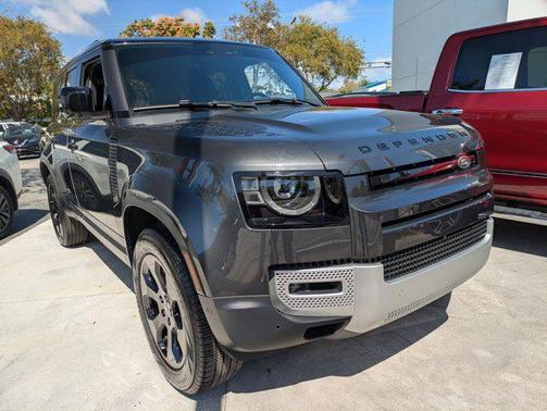 2025 Land Rover Defender 110 P400 S