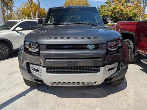 2025 Land Rover Defender 110 P400 S