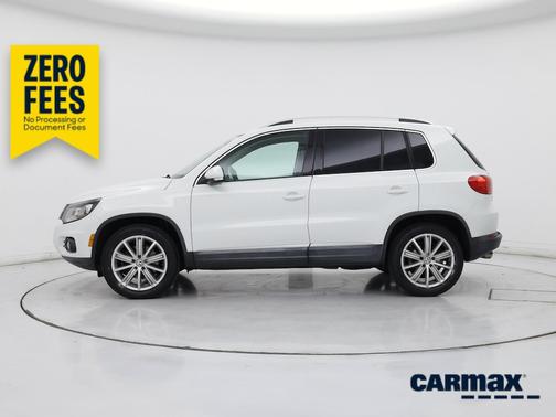 White 2016 Volkswagen Tiguan SE