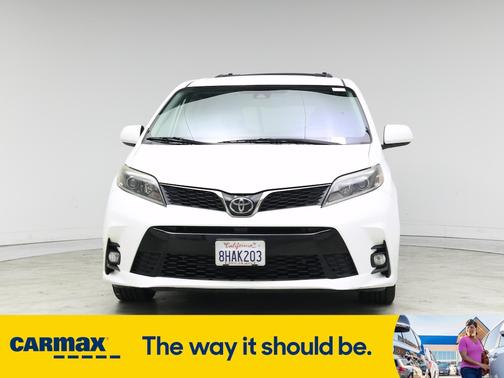 2019 Toyota Sienna SE