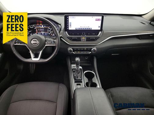 White 2023 Nissan Altima SV