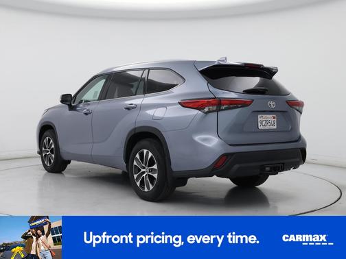 Blue 2022 Toyota Highlander XLE