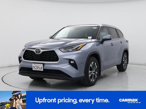 Blue 2022 Toyota Highlander XLE