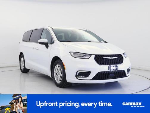 White 2023 Chrysler Pacifica Touring L
