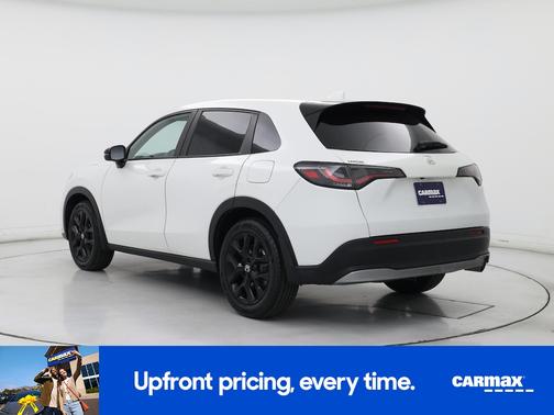 White 2023 Honda HR-V Sport