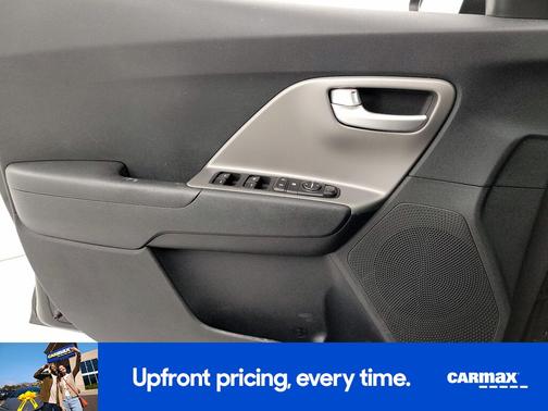 Black 2019 Kia Niro LX