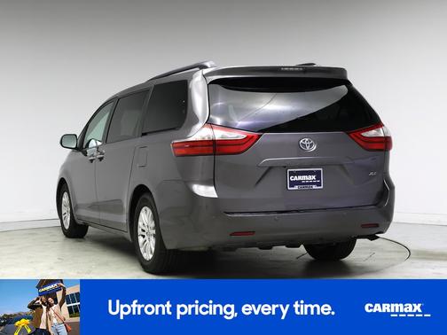 2017 Toyota Sienna XLE