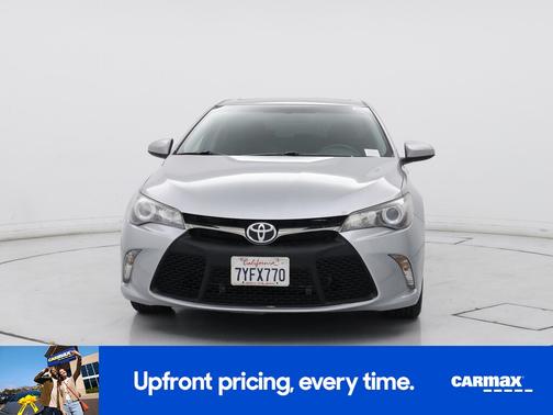 Silver 2017 Toyota Camry SE