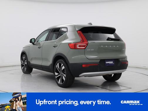 2023 Volvo XC40 B5 Ultimate Bright Theme
