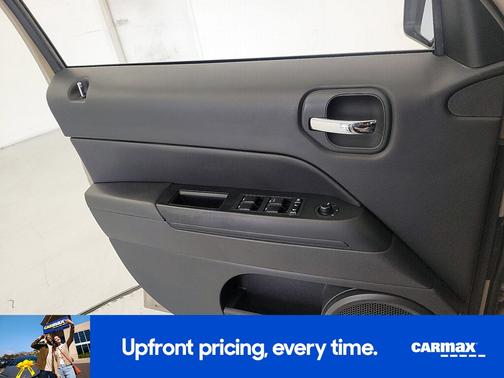 Tan 2017 Jeep Patriot Sport