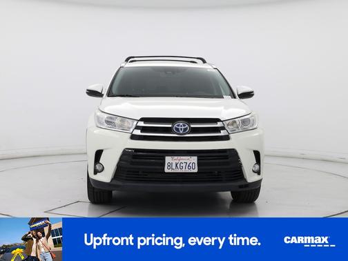 White 2019 Toyota Highlander Hybrid XLE