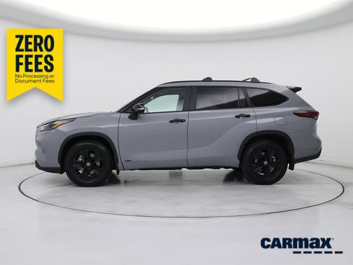 Gray 2025 Toyota Highlander Hybrid XLE Nightshade