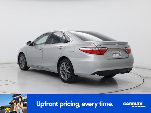 Silver 2017 Toyota Camry SE