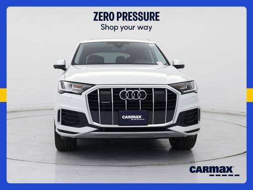 White 2024 Audi Q7 Premium