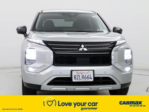 Photo 5 of 28 of 2022 Mitsubishi Outlander SE