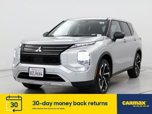 Photo 4 of 28 of 2022 Mitsubishi Outlander SE