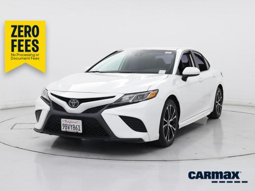 White 2020 Toyota Camry SE