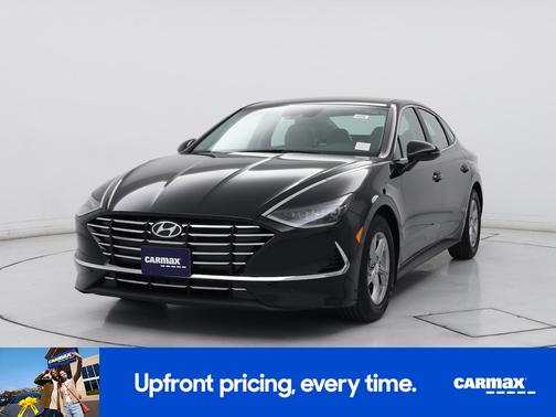 Black 2023 Hyundai SONATA SE