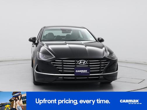 Black 2023 Hyundai SONATA SE