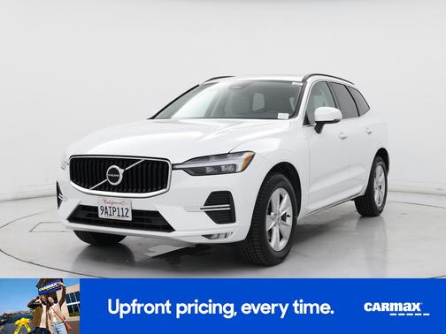 2022 Volvo XC60 B5 Momentum