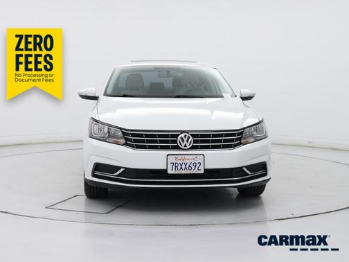 White 2016 Volkswagen Passat SE