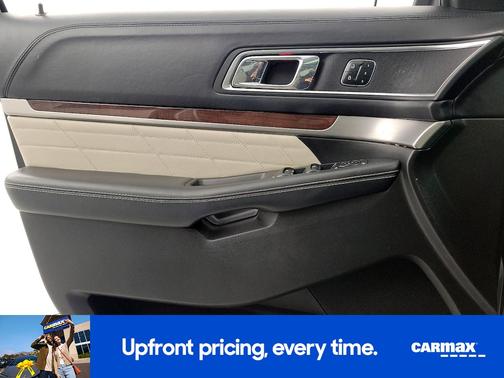 Silver 2017 Ford Explorer Platinum