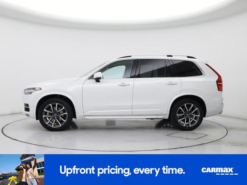 White 2018 Volvo XC90 T6 Momentum