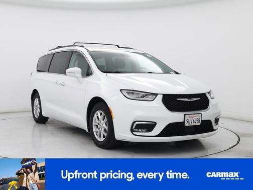 White 2022 Chrysler Pacifica Touring L