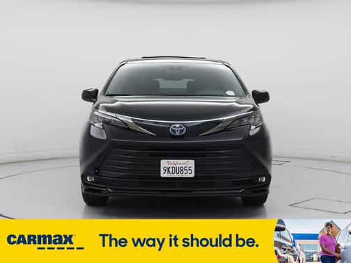 2024 Toyota Sienna Woodland Edition